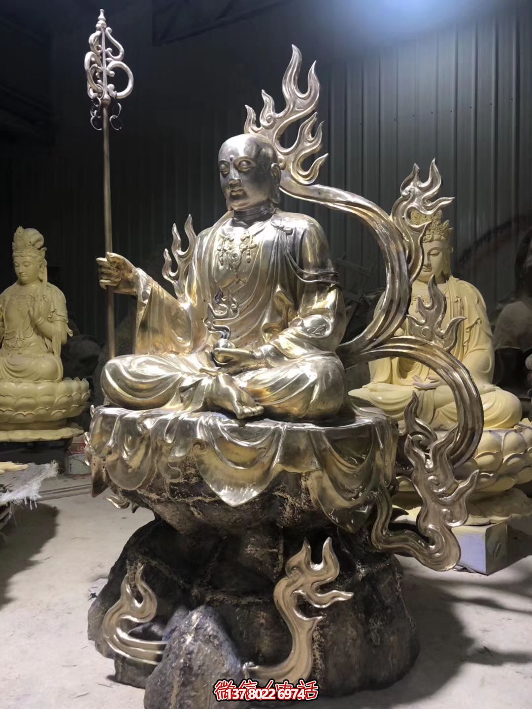 游覽地藏王大型寺廟景區，感受精美雕塑的神秘魅力