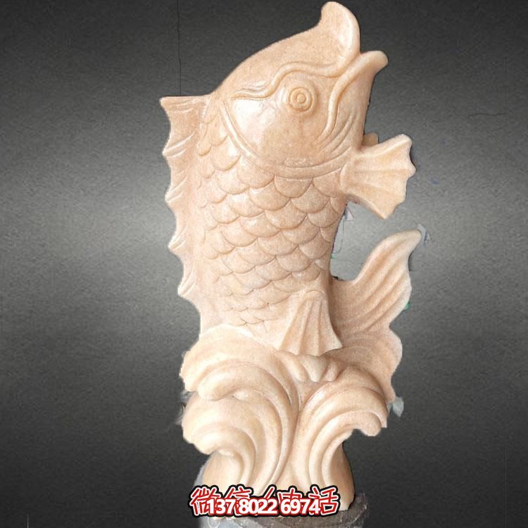 集大理石石雕、水景擺件、鯉魚雕塑于一體的精美藝術品