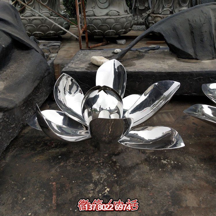 藝術融入公園，炫彩不銹鋼鏡面荷花雕塑