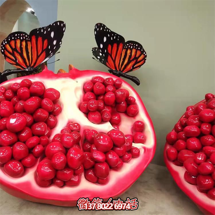 玻璃鋼彩色噴繪水果雕塑，把美放入商場(chǎng)