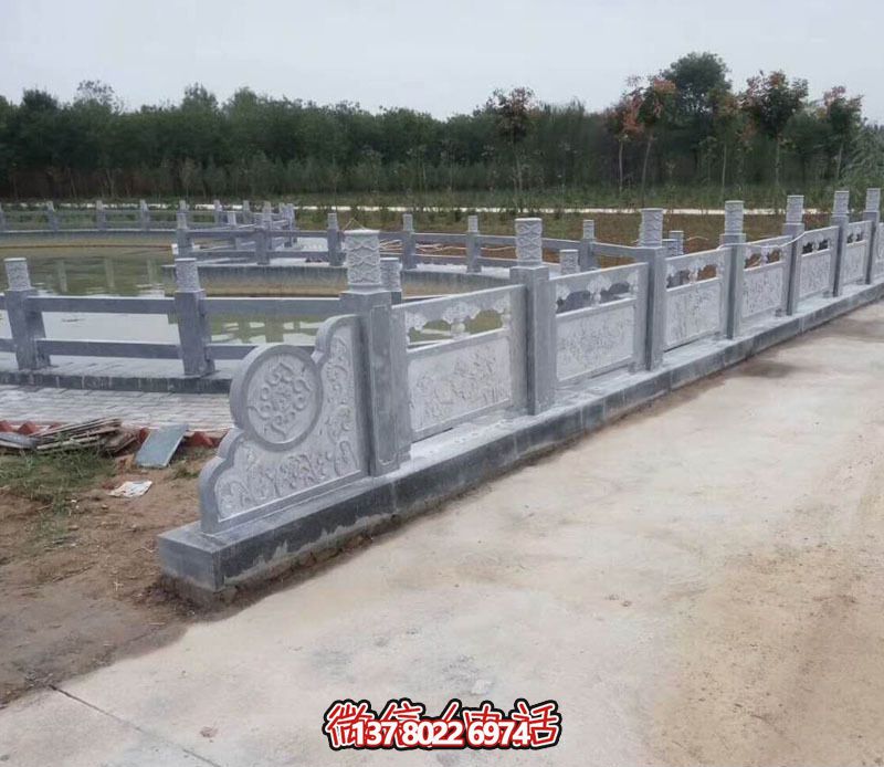 精美青石人工湖花園防護(hù)欄桿