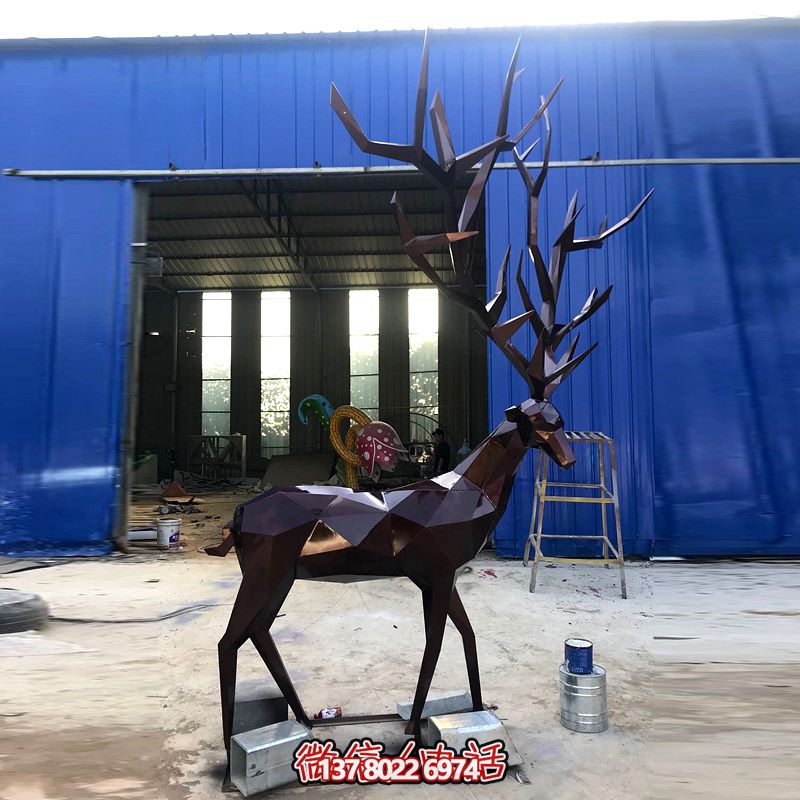 大型梅花鹿雕塑，點綴大型公園景觀