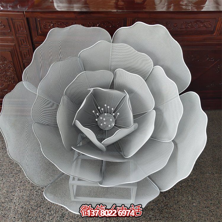 不銹鋼鏤空戶(hù)外蓮花雕塑，更美的園林景觀(guān)