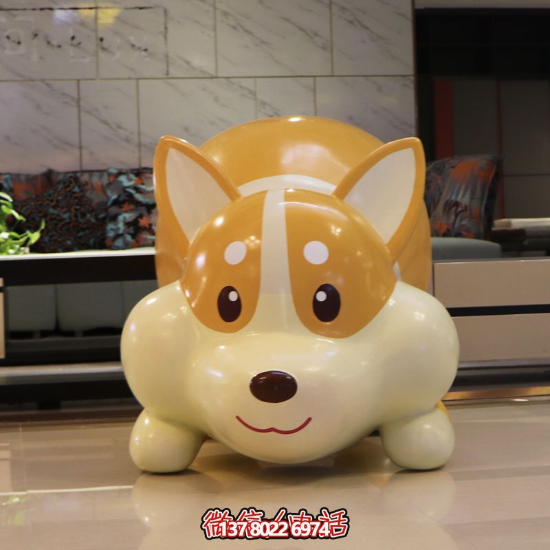 新推出的可愛卡通玻璃鋼著狗雕塑游樂園，給你一個全新的游樂體驗！