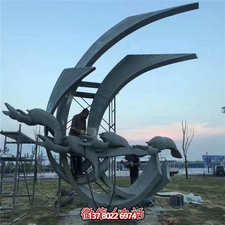 不銹鋼創(chuàng)意景觀(guān)雕塑，點(diǎn)亮綠色戶(hù)外廣場(chǎng)園林