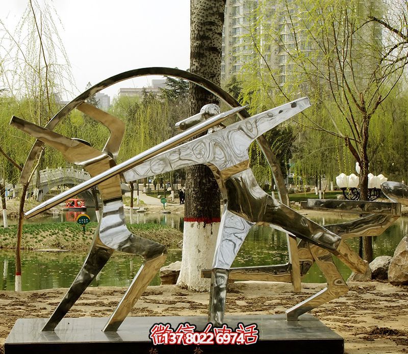不銹鋼鏡面標(biāo)槍雕塑——精致、創(chuàng)意、華美