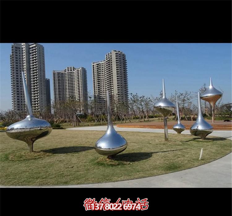 城市草坪不銹鋼鏡面造型各異的水滴雕塑 城市草坪不銹鋼鏡面造型各異的水滴雕塑